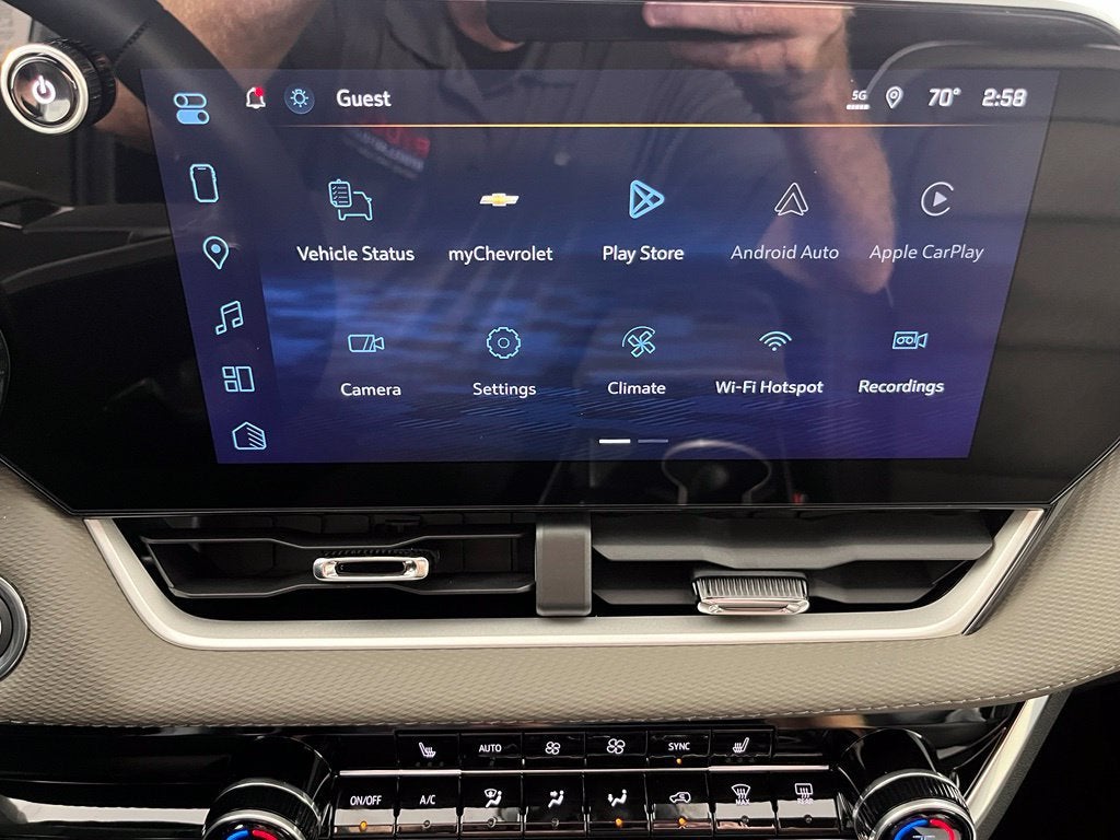 2027 Chevrolet Equinox LT - Photo 29