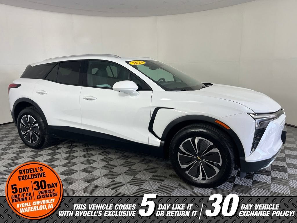 Used 2024 Chevrolet Blazer EV LT with VIN 3GNKDBRJ0RS260769 for sale in Waterloo, IA