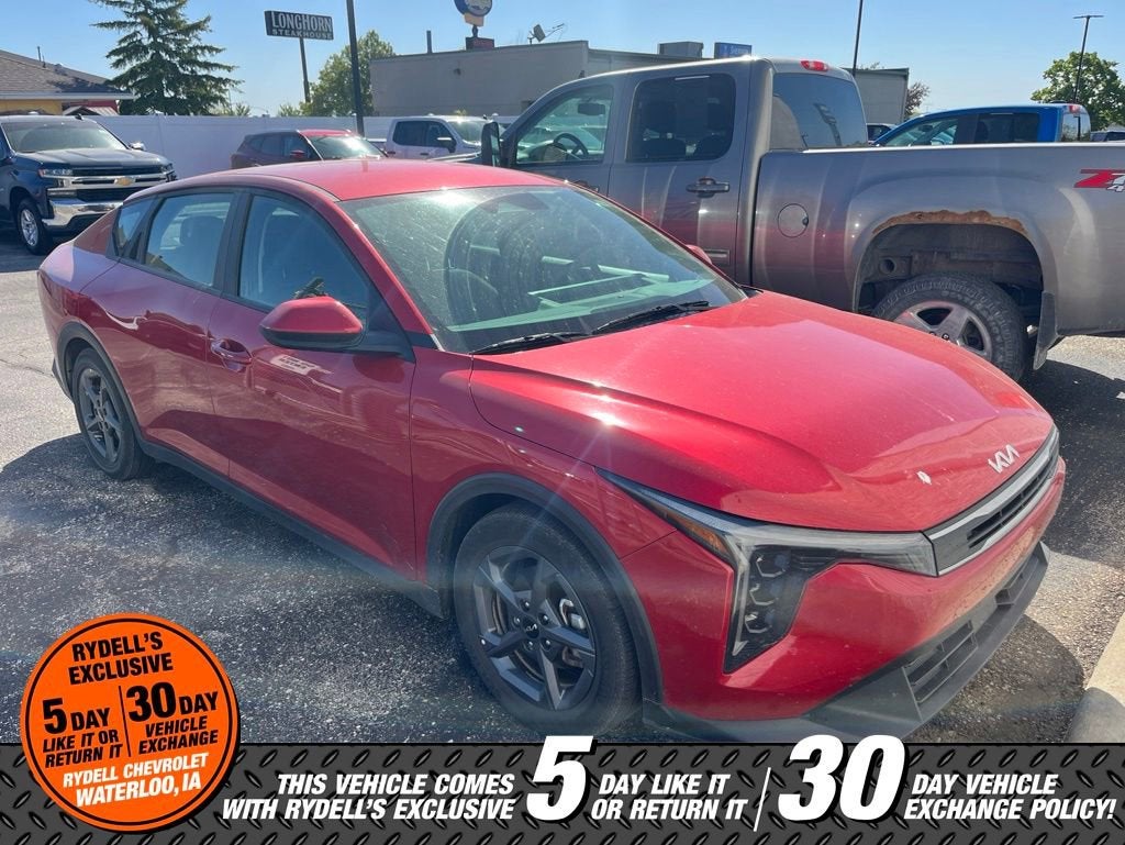 2025 Kia K4 LXS AT's photo