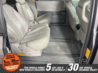 2014 Toyota Sienna XLE V6 8 Passenger