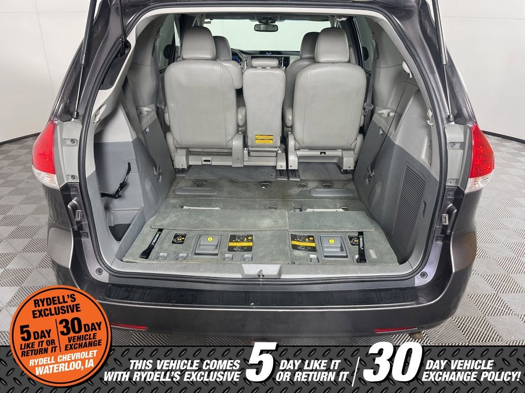 2014 Toyota Sienna XLE V6 8 Passenger