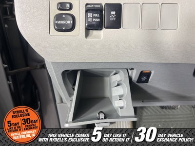 2014 Toyota Sienna XLE V6 8 Passenger