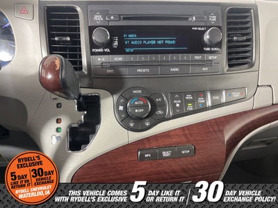 2014 Toyota Sienna XLE V6 8 Passenger