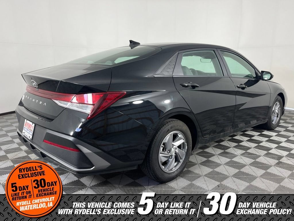 2024 Hyundai Elantra SE